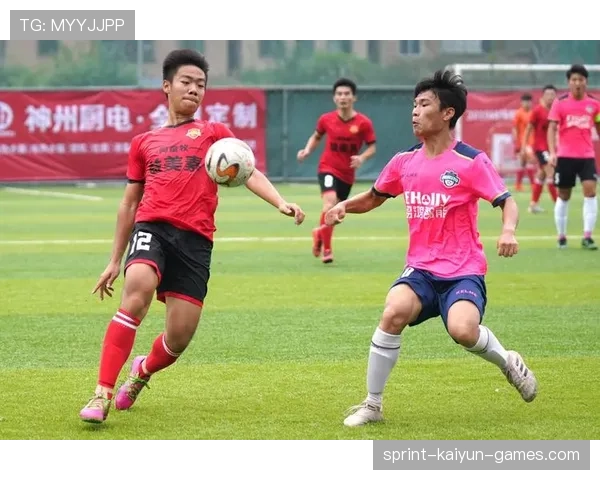 俱乐部开设女性球迷专场 活动反响热烈，女球迷足球